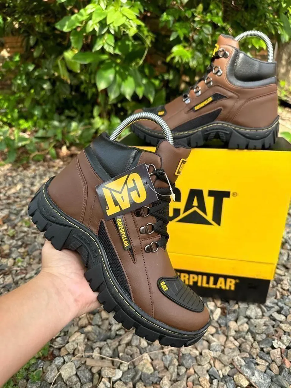 Bota Caterpillar em Couro - Conforto e Estilo