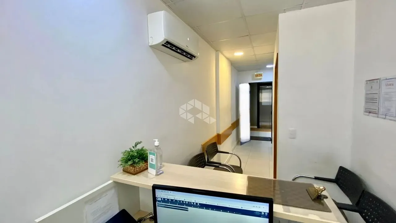 Sala Comercial mobiliada no bairro Campinas, em São José- SC