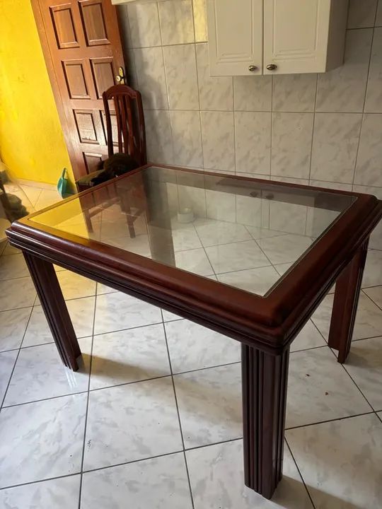 Mesa Madeira Maciça com cadeiras