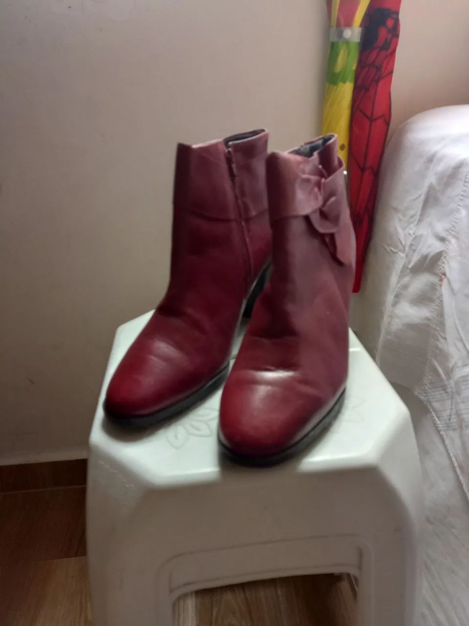 Botas vermelhas femininas