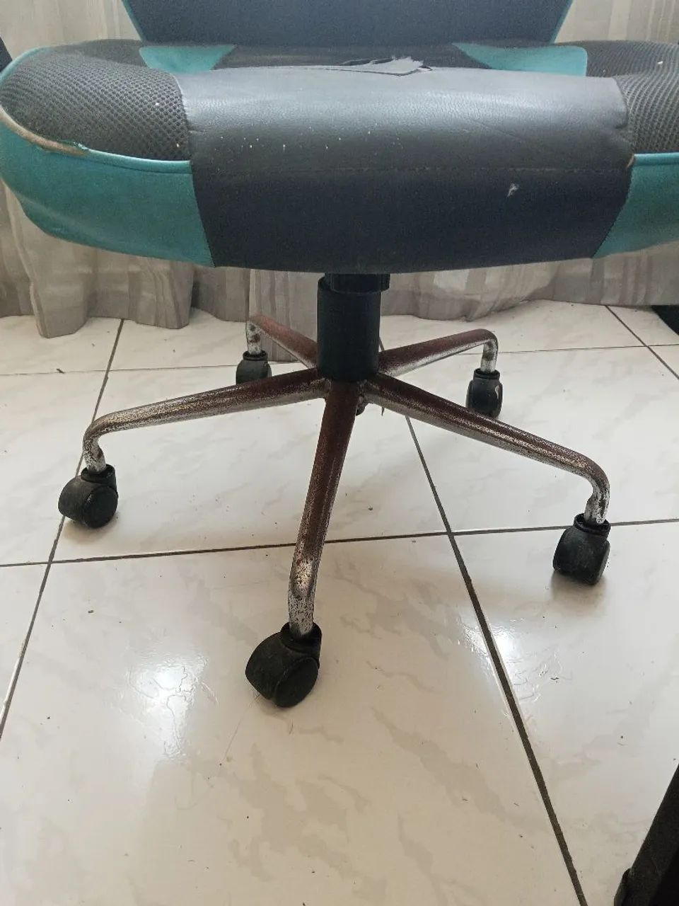 Cadeira Gamer Warrior usada - Foto 3