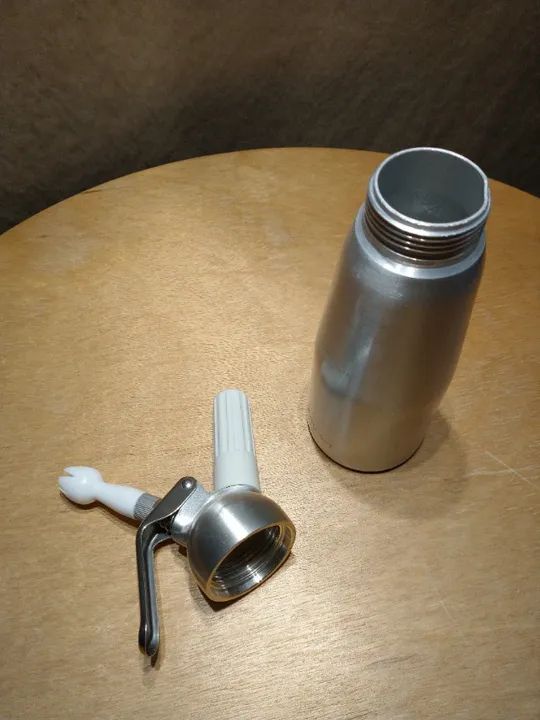 Garrafa para Chantilly de Alumínio 500mL Usada - Foto 2