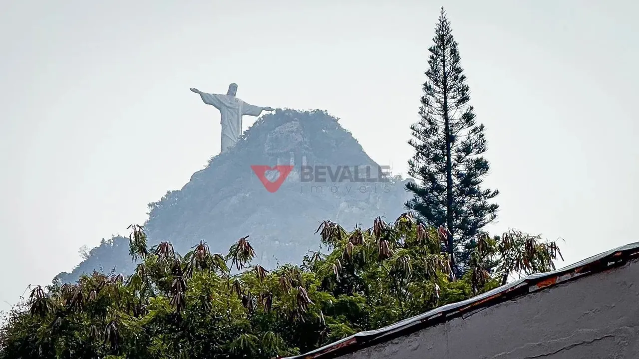 Casa à Venda em Humaitá, RJ: 3 Dormitórios e 5 Banheiros