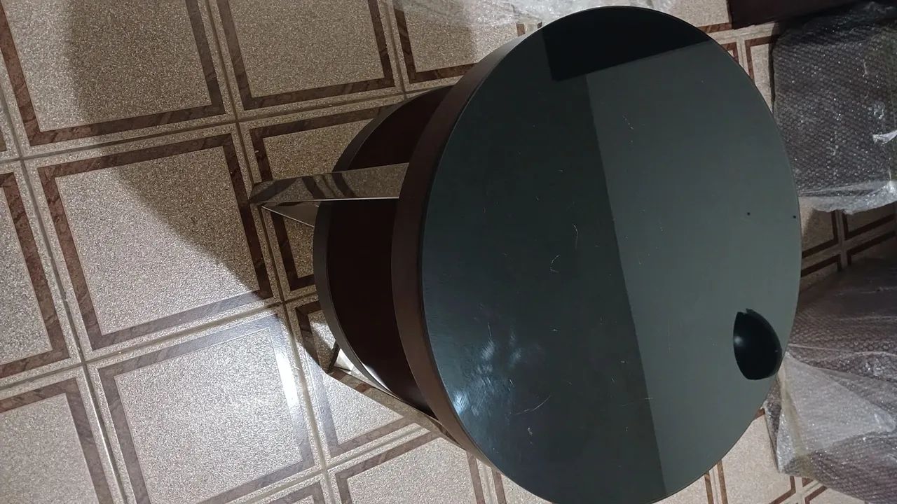 Mesa de canto redonda com tampo de vidro - Foto 5