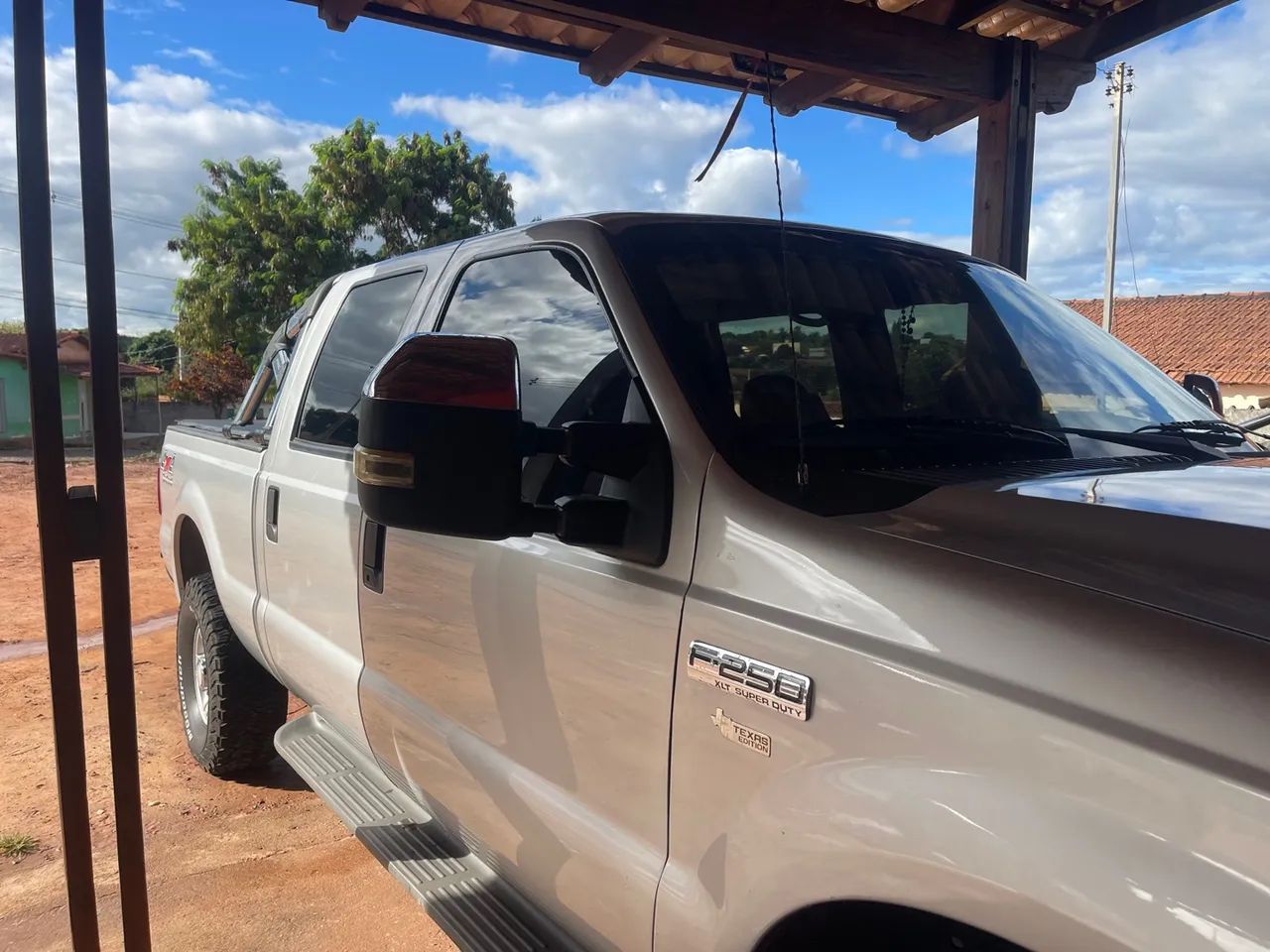 Ford F250 4x4 CD XLT a mais completa