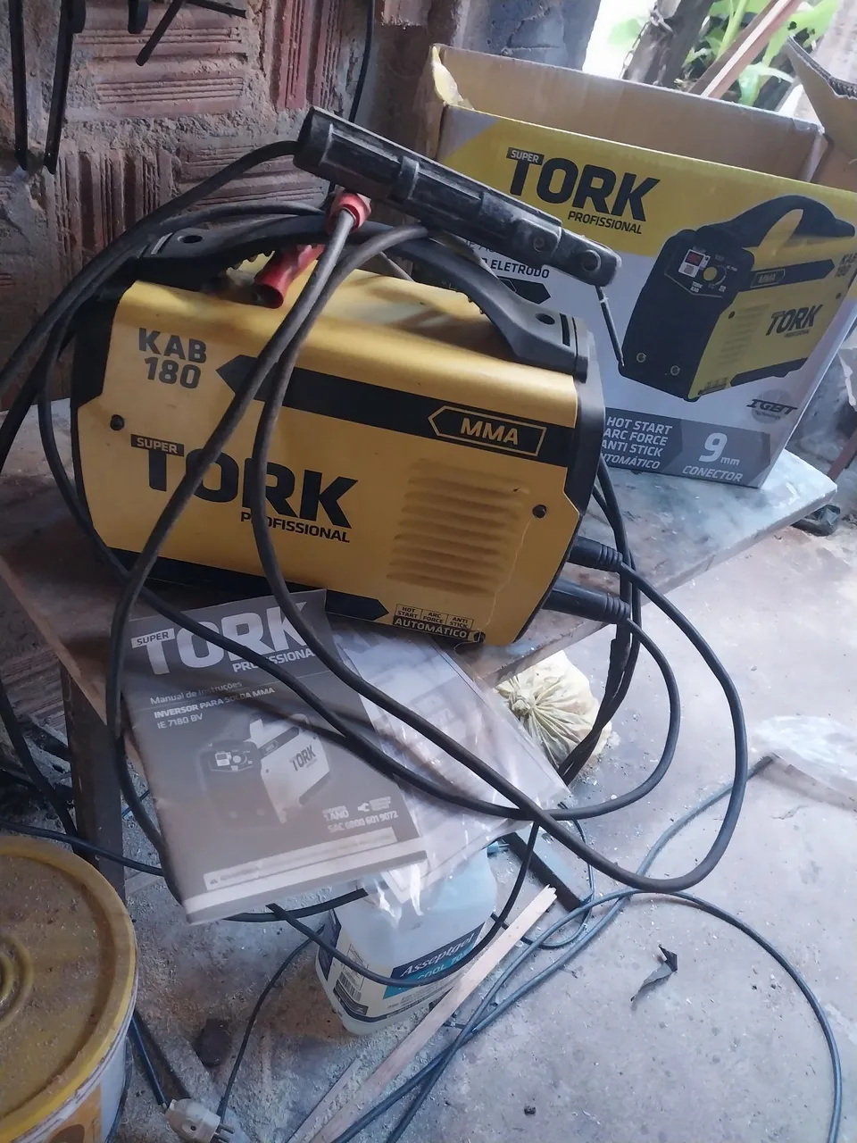 Máquina de Solda Inversora Tork KAB 180 MMA
