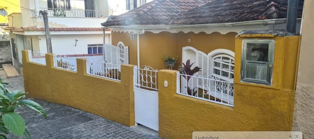 Vendo Casa de 03 quartos no Centro.
