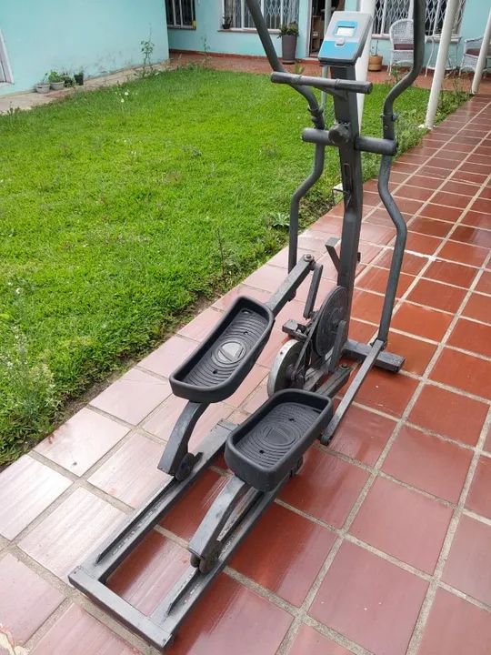 Elíptico Magnético Profissional(Academia) 8 níveis de esforços, passada de 40 cm - Foto 5