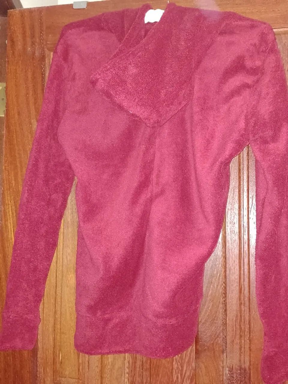 Moletom Vermelho Feminino com Capuz - Foto 2