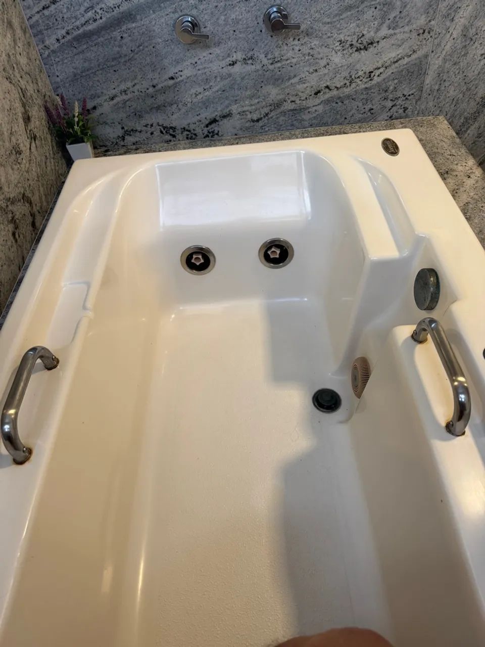 Banheira de Hidromassagem Jacuzzi - Foto 2