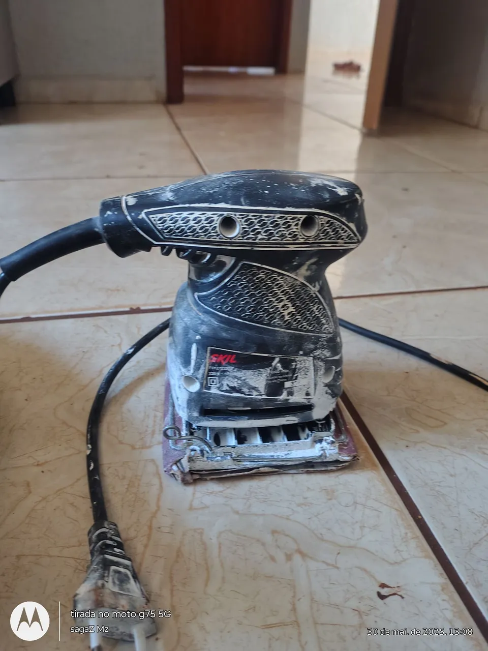 Lixadeira Skil e extensão 50 metros