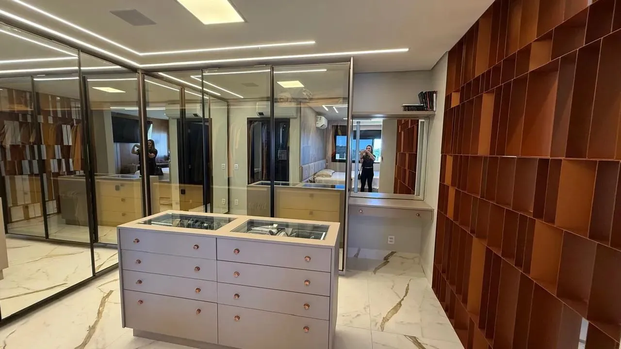 Sobrado para aluguel com 440 m2, 4 quartos, 3 suítes, em Jardins Capri - Senador Canedo -