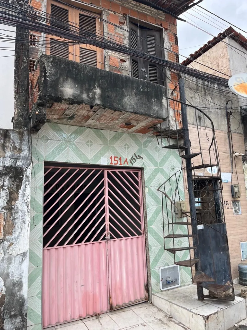 Vende-se duplex no Quintino Cunha bem próximo a Mozart Pinheiro de Lucena