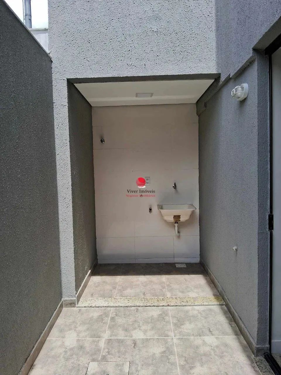 Casa Geminada Duplex à venda 03 quartos no bairro Santa Mônica. - Foto 3