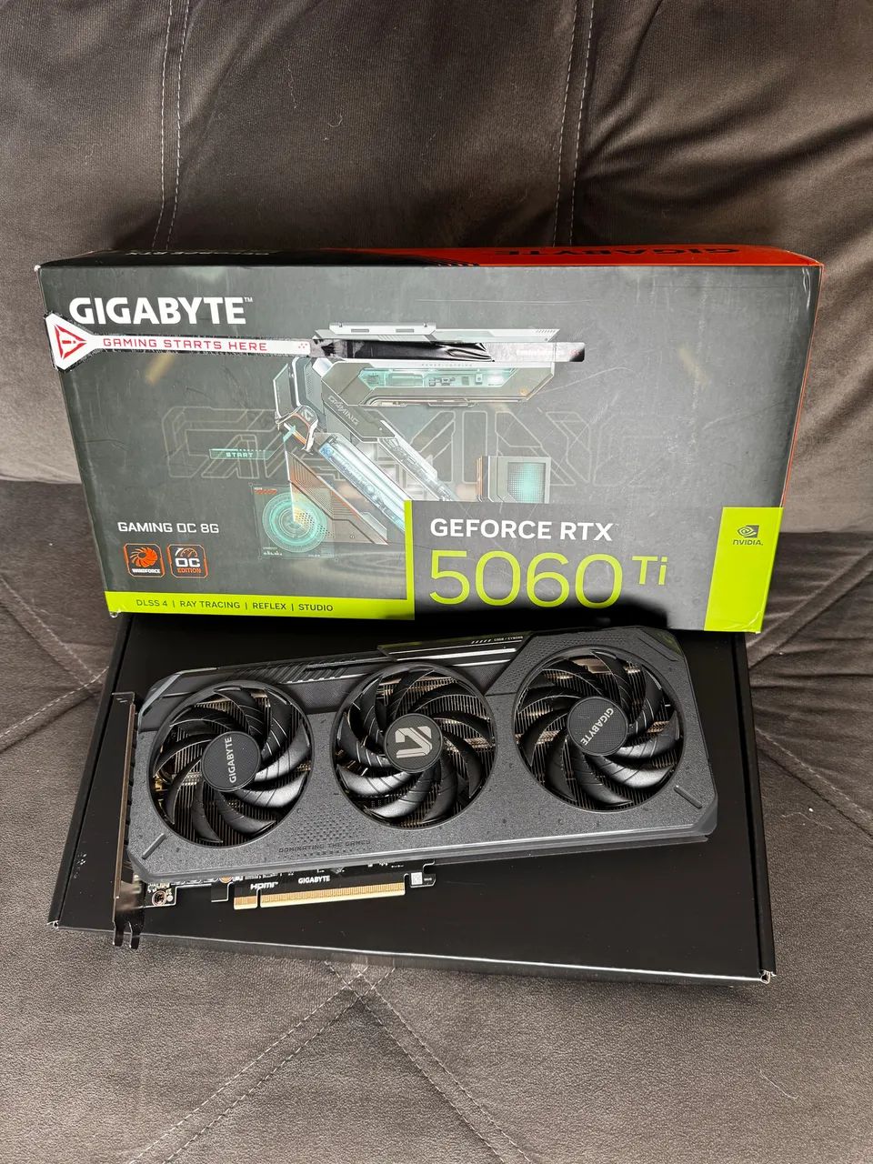 RTX 5060 TI  GIGABYTE OC triple fan  - Foto 3