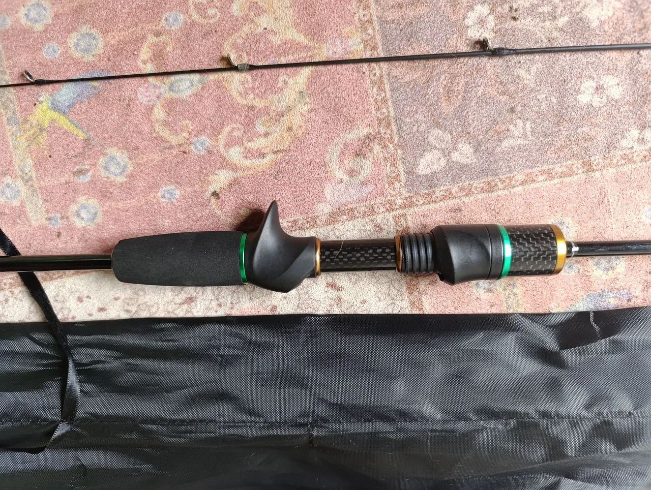 Vendo vara/ caniço de pesca para carretilha  - Foto 3