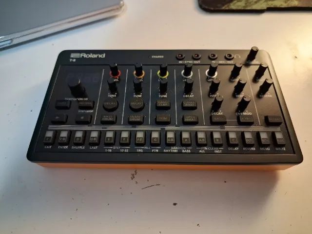 Bateria Eletrônica (drum machine) Roland T-8 AIRA Compact - Foto 4