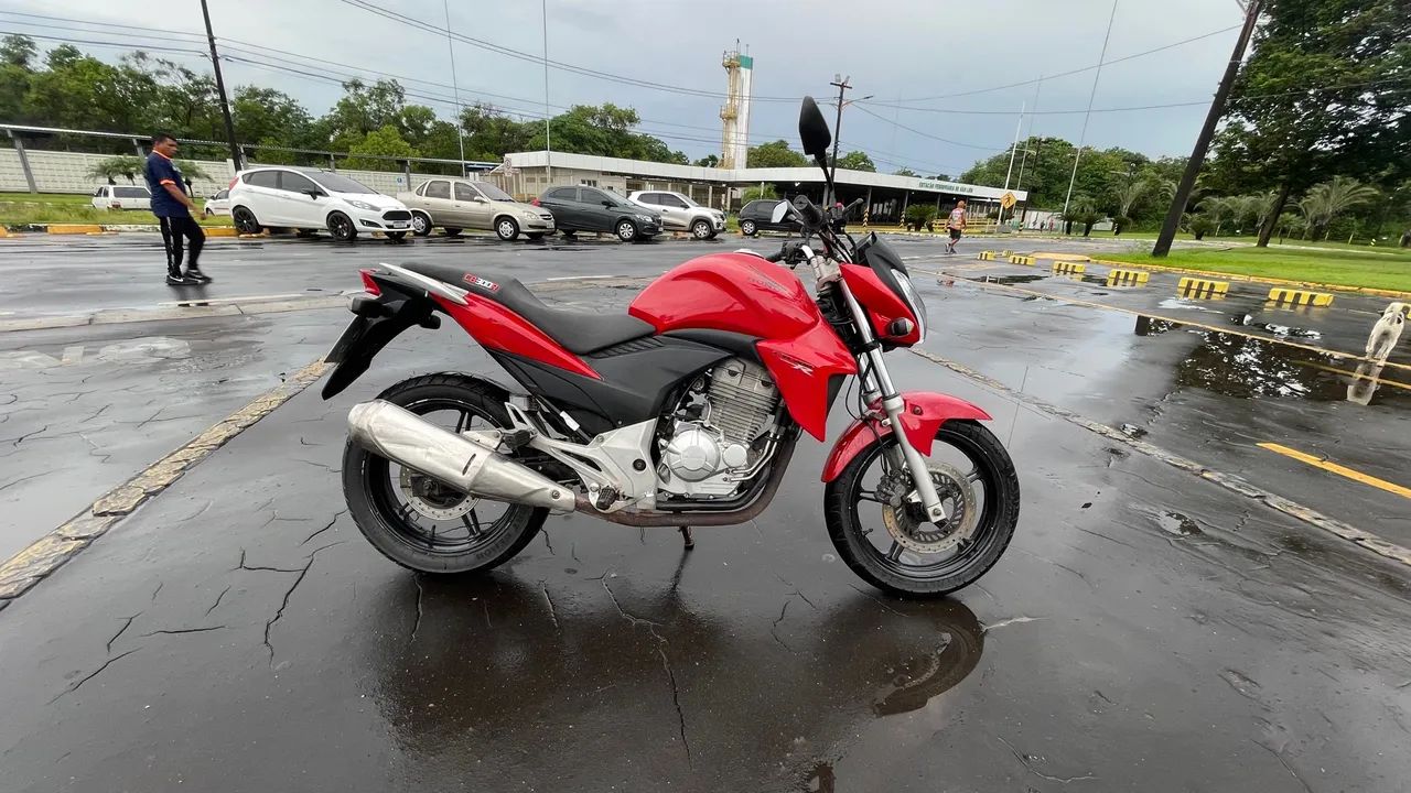 CB 300R 2015 muito nova - Foto 5