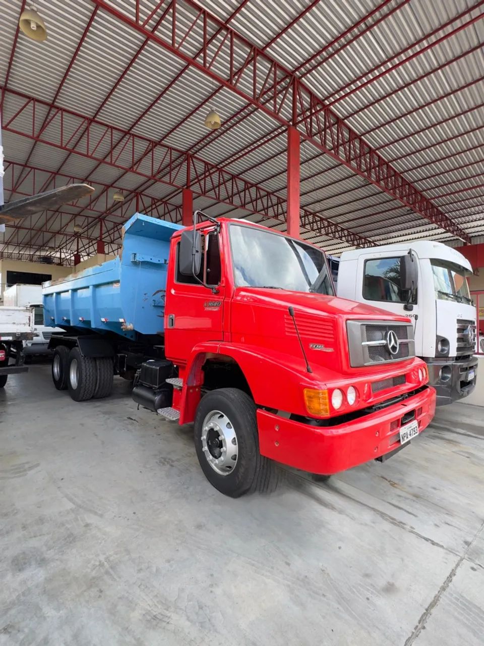 Caminhão Caçamba Mercedes-Benz L 1620 