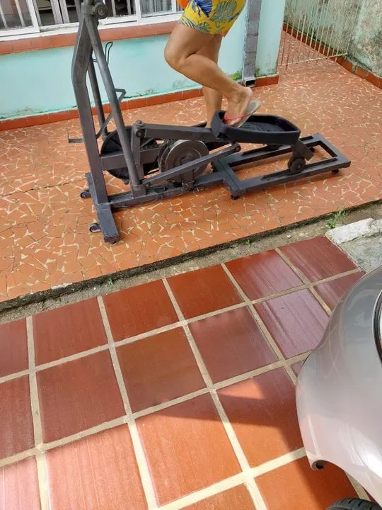 Elíptico Magnético Profissional(Academia) 8 níveis de esforços, passada de 40 cm - Foto 2
