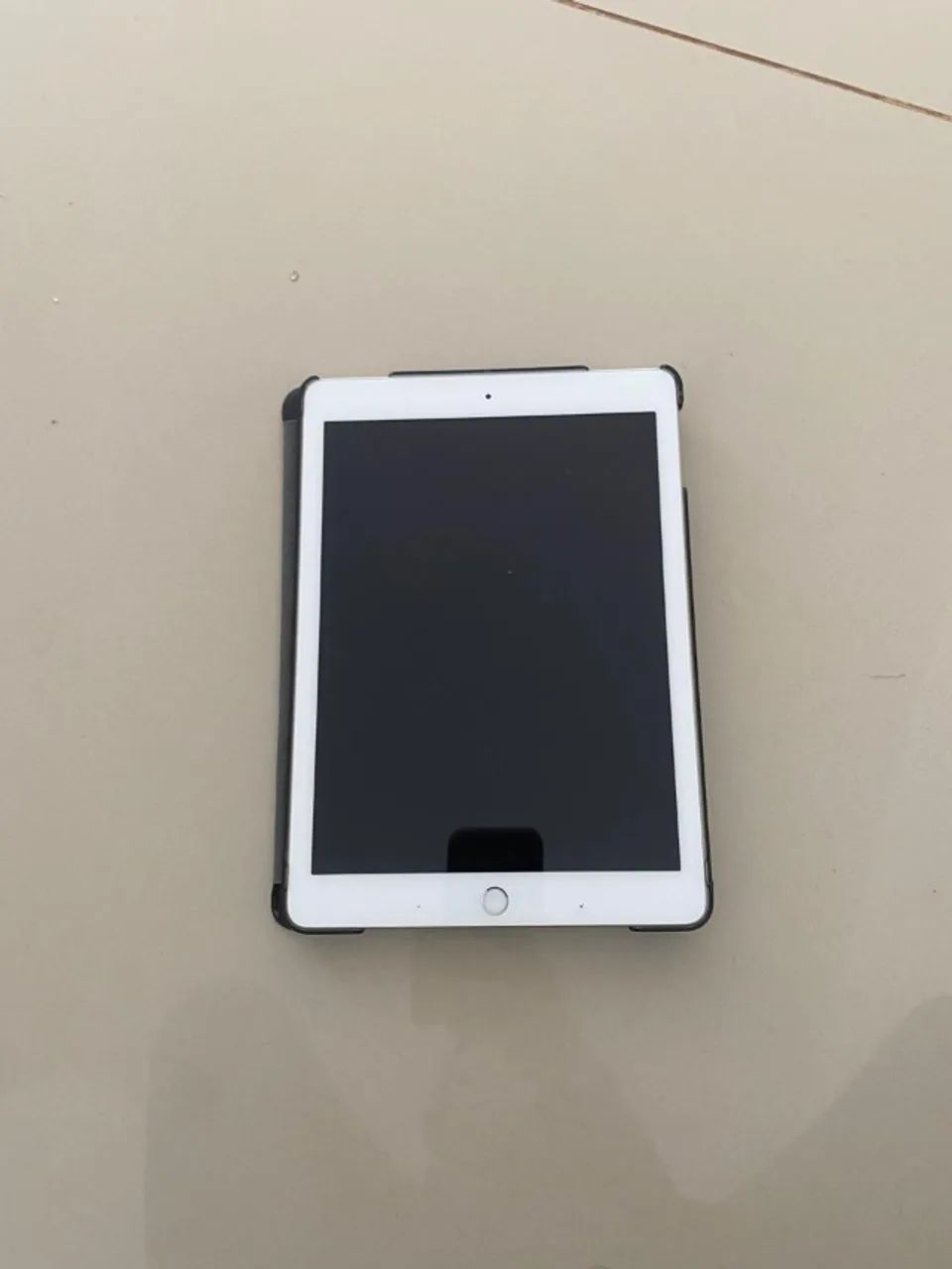 Ipad 6 geração prata 32 GB (impecável - em estado de novo) - Foto 5