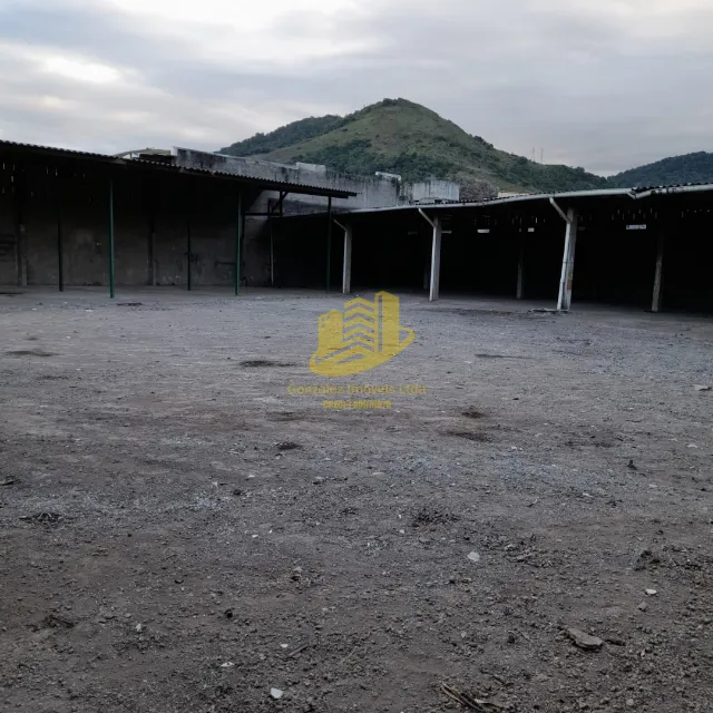 Aluga galpão 1.400 m² em Nova Mangaratiba