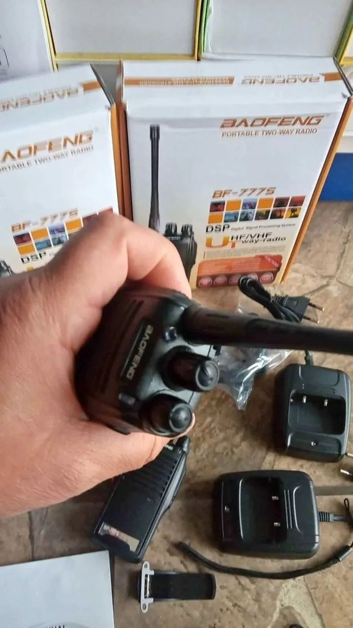 Radio comunicador BF777s, com microfone e fones - Foto 3