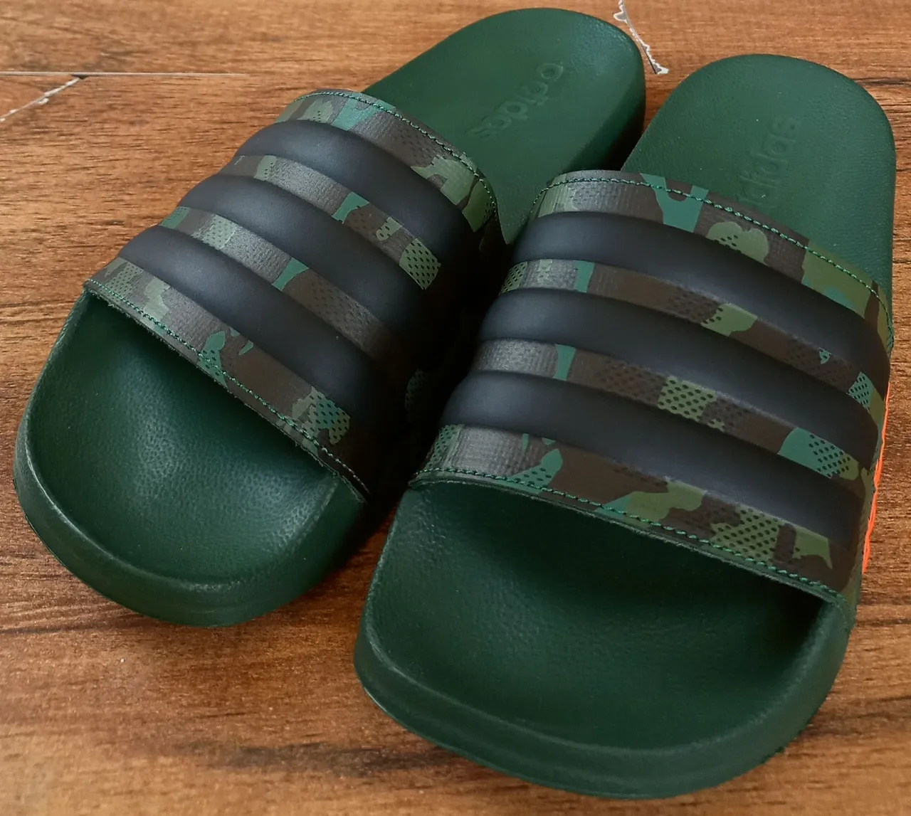 Slide adidas 