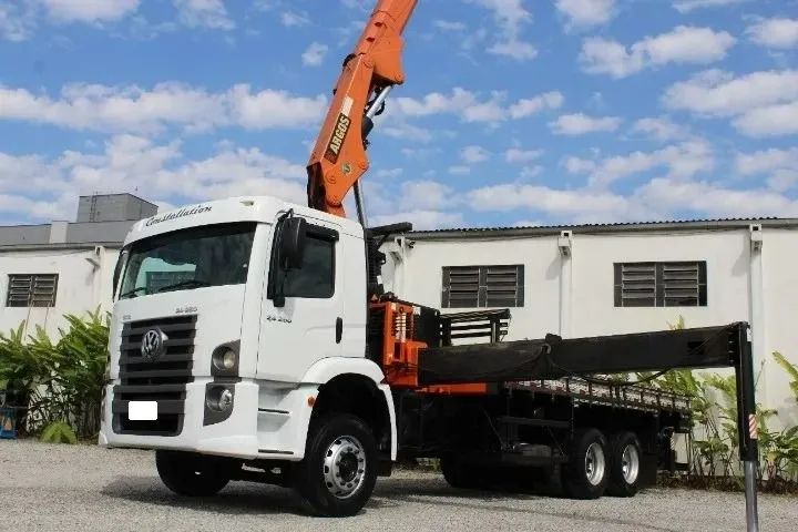 Vw 24250 6x2 - 2012 Munck Argos 50T