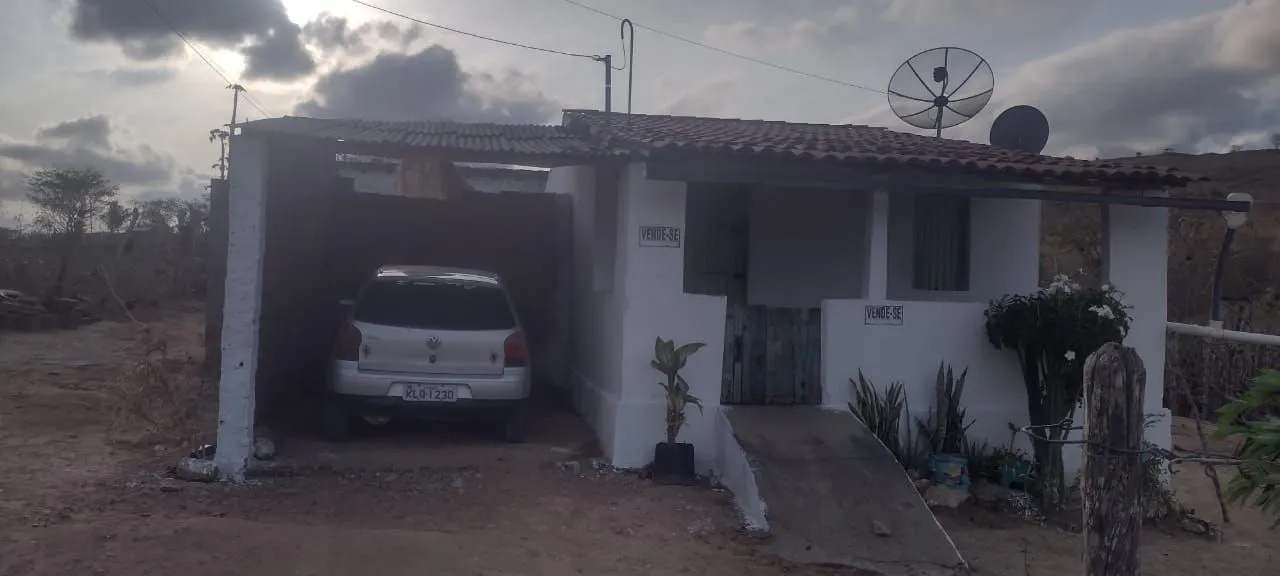 Casa com terreno em ótima localização