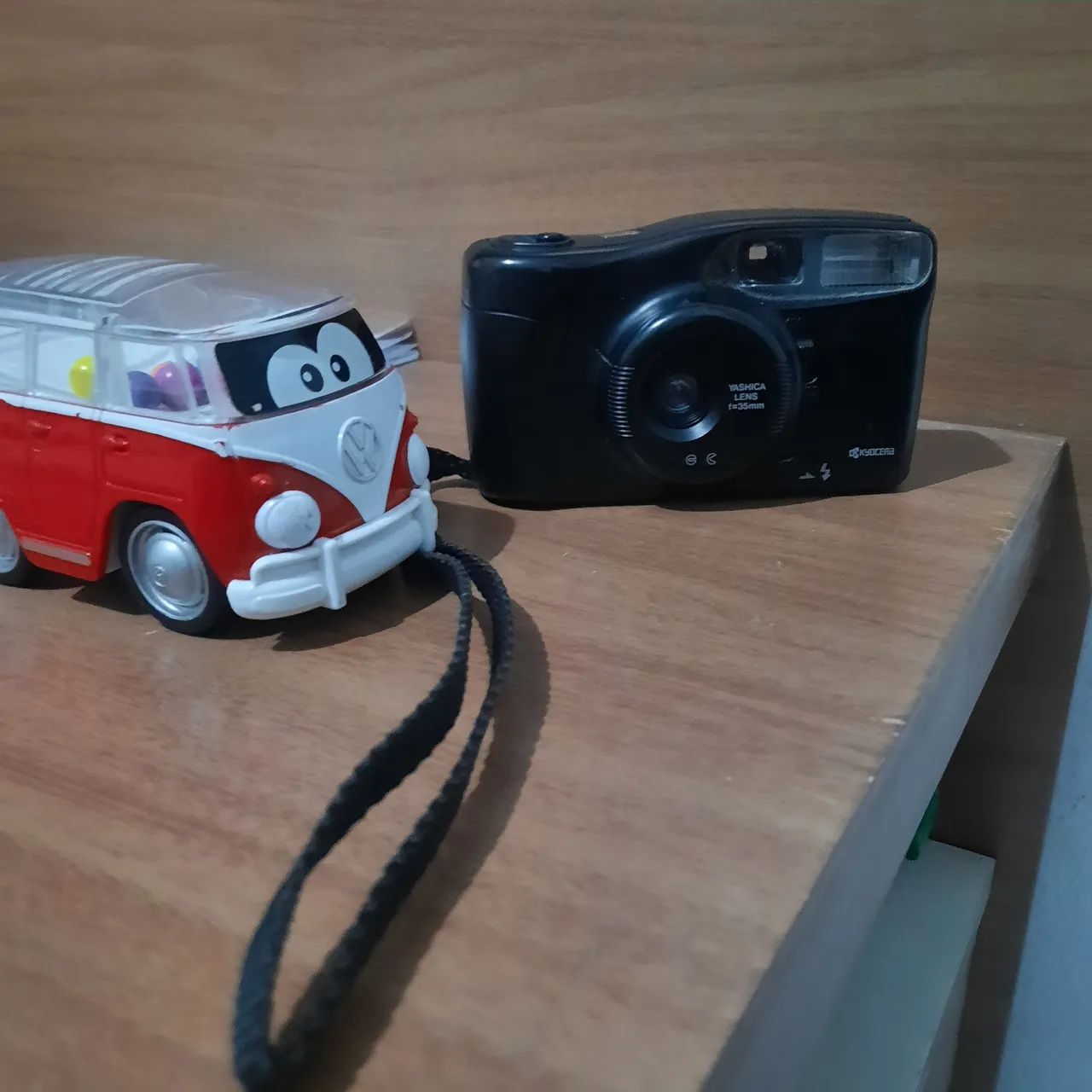 Câmera antiga Yashica lens F=35mm - Foto 6