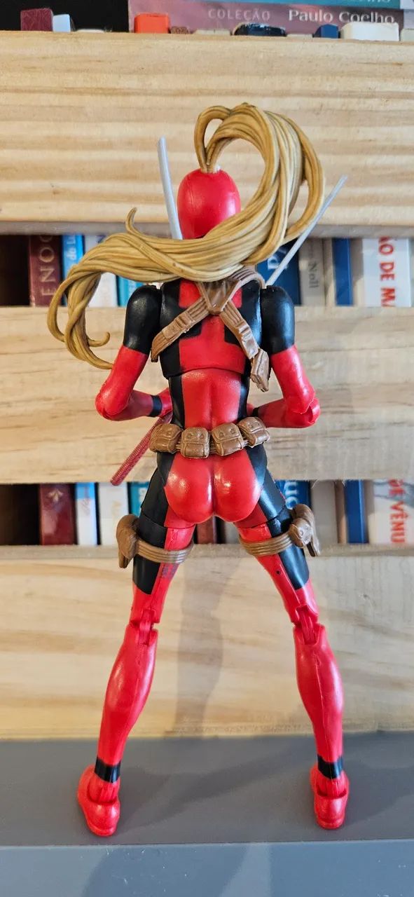 Boneco de ação Lady Pool Deadpool - Marvel Legends - Foto 5