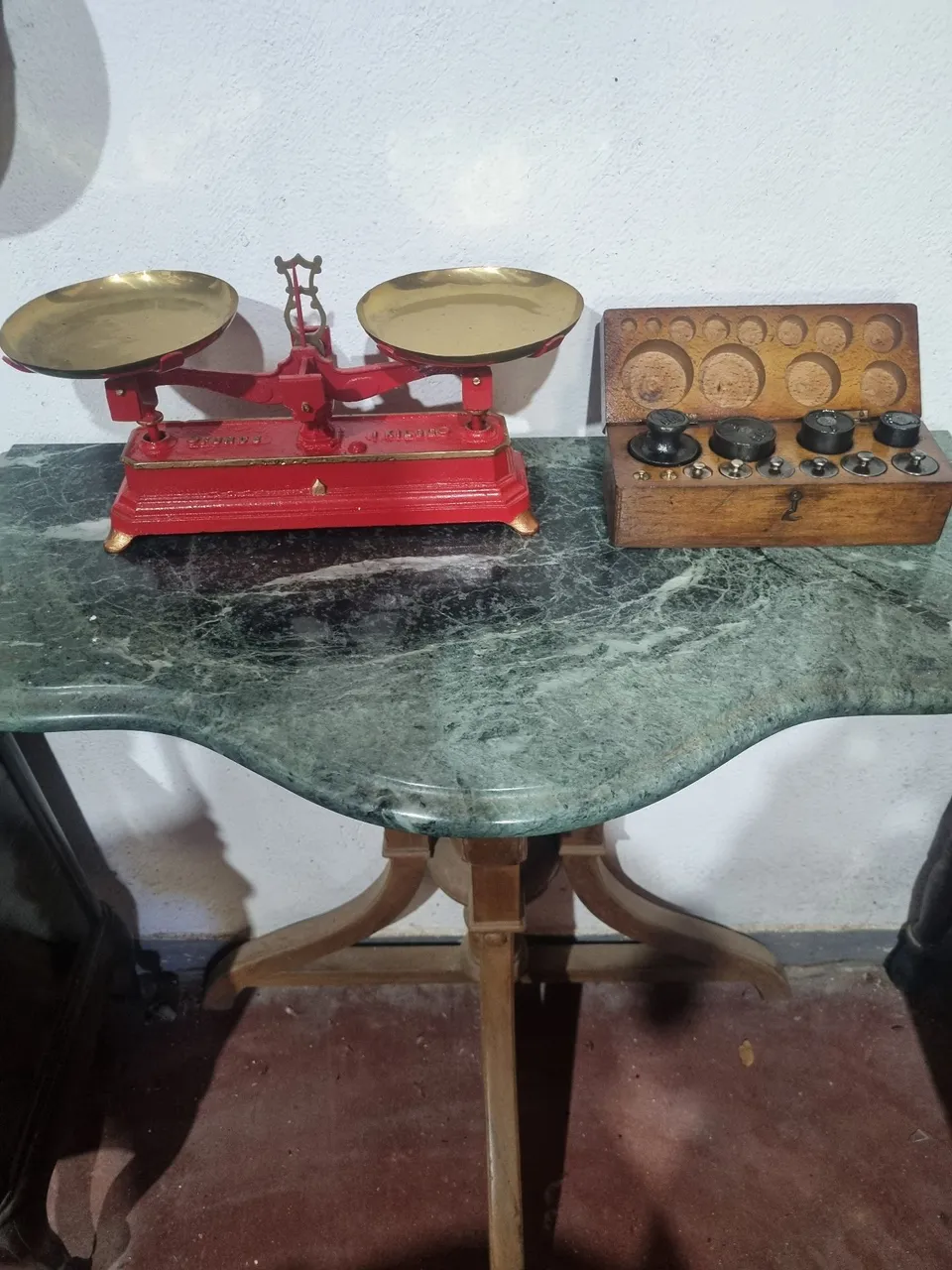 Balança de cozinha antiga força 1 kg com jogo de pesos