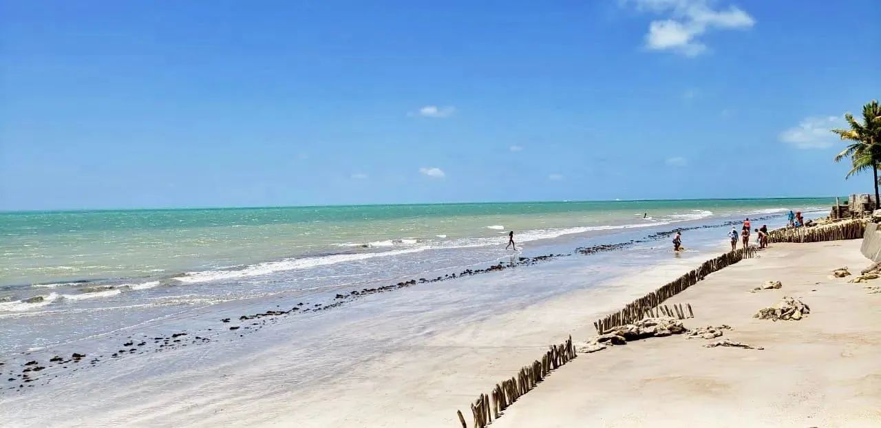 Sobrado para venda tem 250 metros quadrados com 6 quartos em Praia de Pitimbu - Pitimbu -  - Foto 2