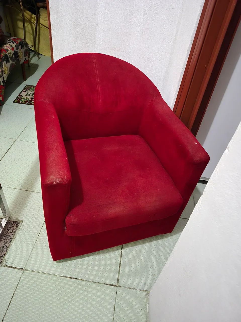 Poltrona vermelha de veludo - Foto 2