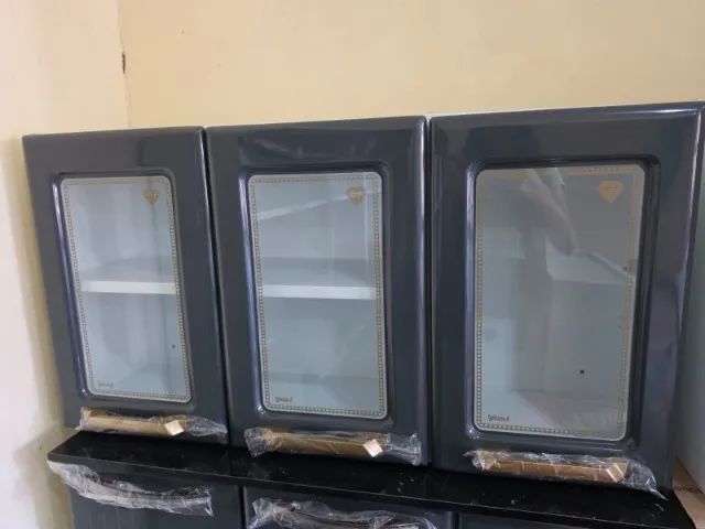 ARMÁRIO DE PAREDE NOVO