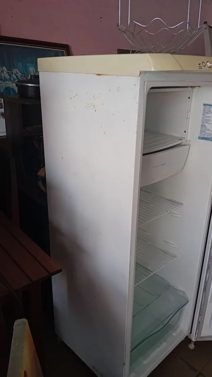 Geladeira toda em ordem Funcionando perfeitamente  - Foto 5