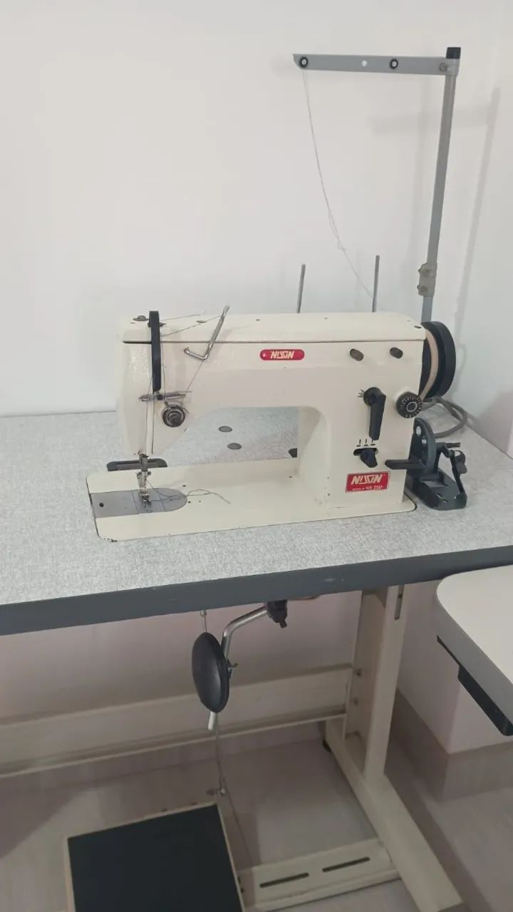 Maquina de Costura Reta Industrial