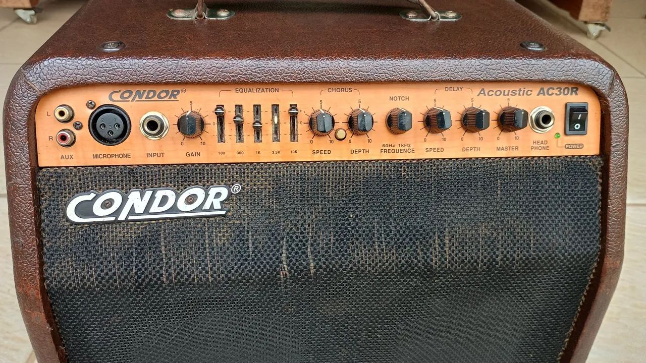 Caixa acústica amplificada Condor AC30R  30 Watts  - Foto 2