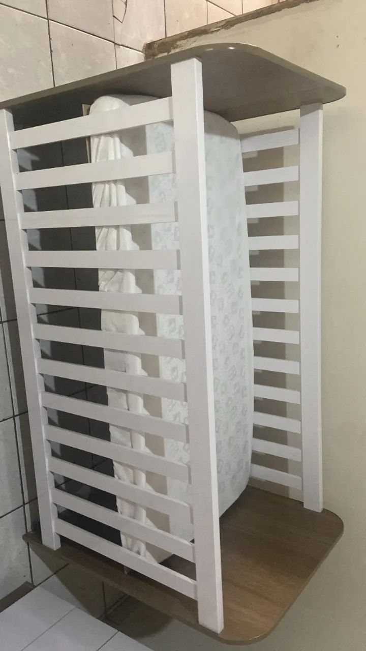 Berço com colchão nunca usado