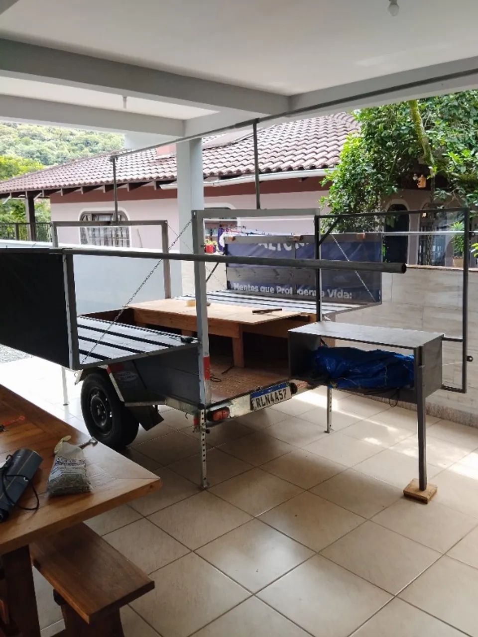 Carretinha reboque adaptada para camping - Foto 4