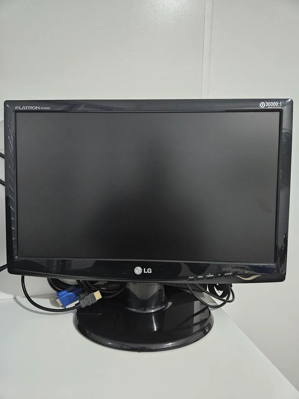 3 Monitores LG Flatron W1943c (retirada peças)