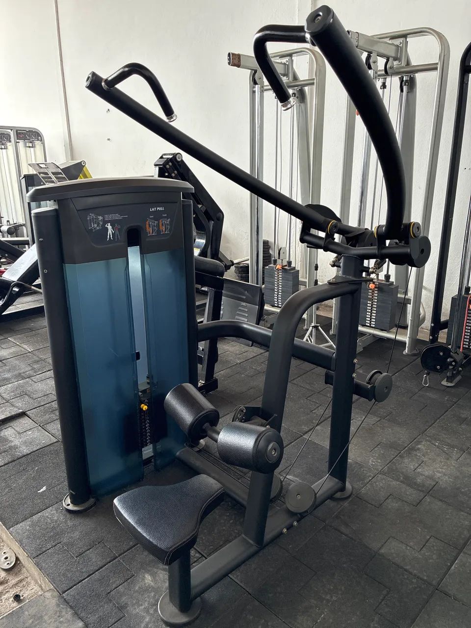 Máquina puxada articulada impulse 