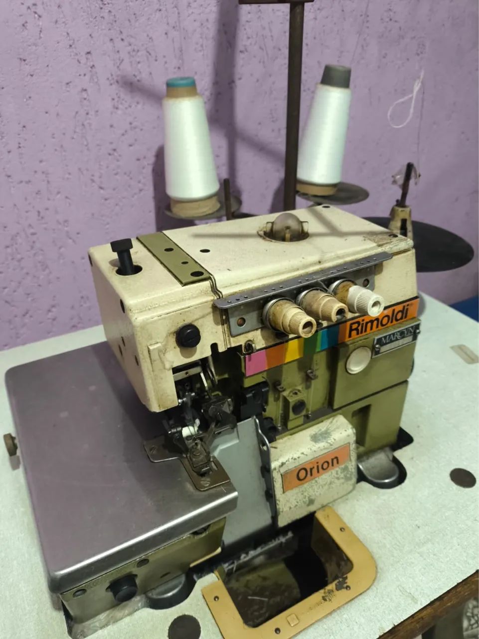 Máquina de costura overloque 