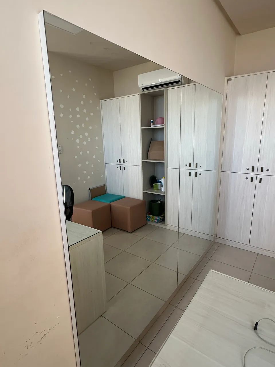 Espelho com Moldura de Parede - Foto 2