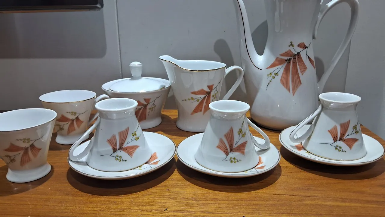 Prato Decorativo Porcelana Japonesa Vintage - Coleção Primavera