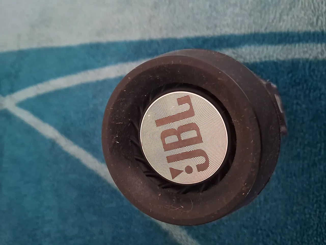 ?Caixa de Som Bluetooth Charge 2+  Excelente Estado e Ótimo Som - Foto 2
