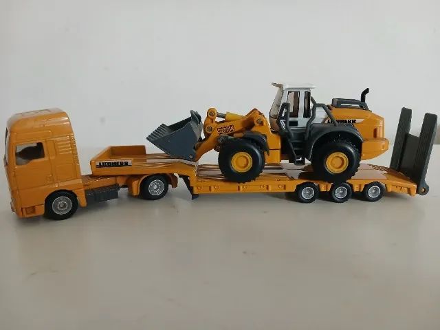 Miniatura Caminhão Plataforma + Trator Liebherr 580 Siku 1:87 - Foto 3