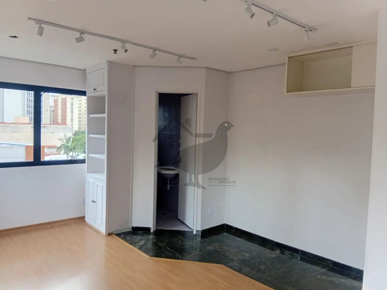 Sala Comercial de 37m² e 2 banheiros para Alugar ou venda - Foto 4