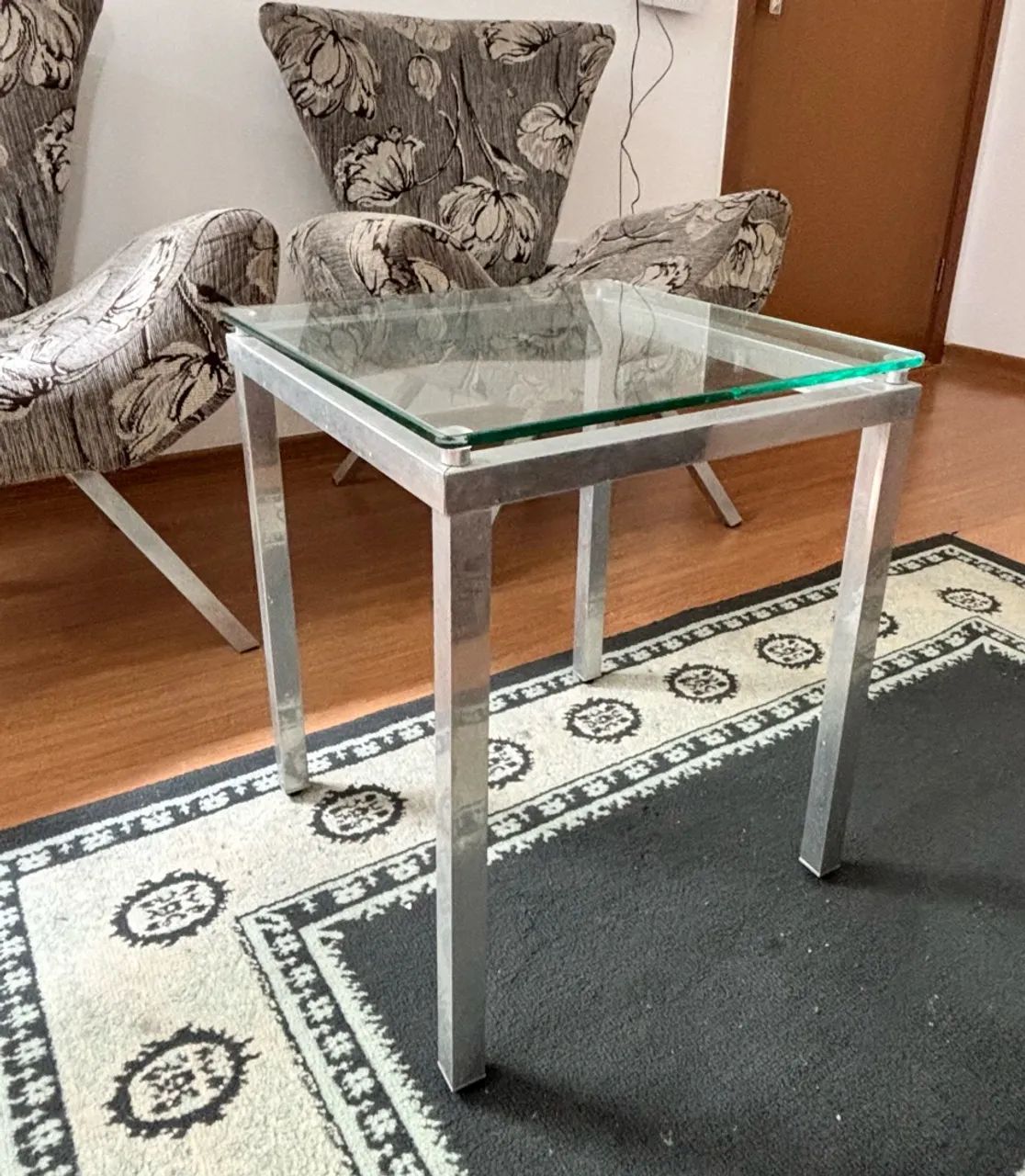 2 cadeiras e 1 mesa de centro  (valor a negociar) - Foto 2